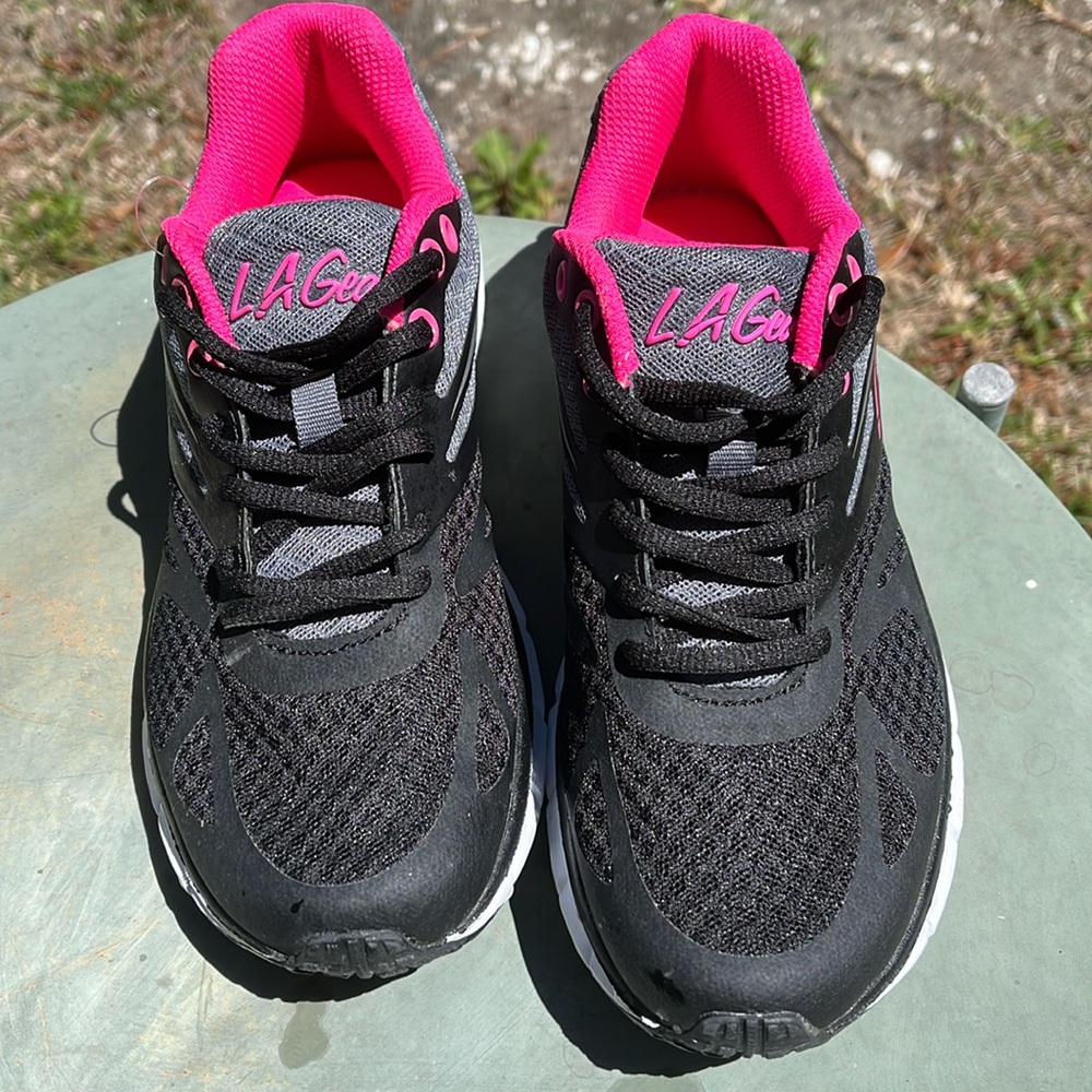 Women’s casual tennis shoes size 8. Pink/Black/Grey. Light weight.